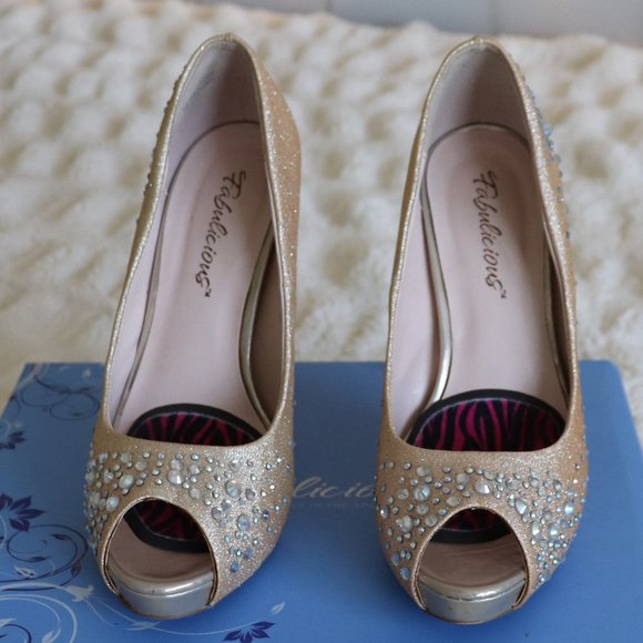 Gold Prom Pageant Homecoming Heels | 077 - Picture 6 of 12
